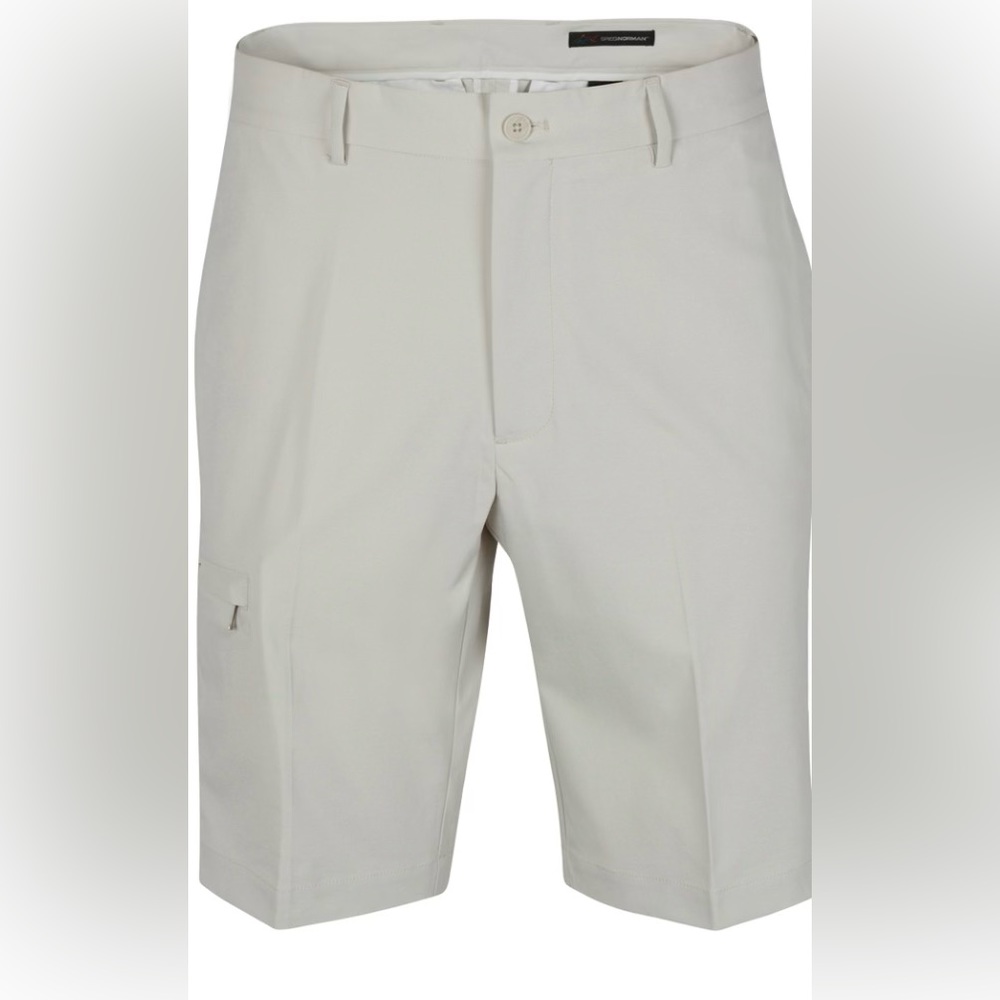 LIMITED EDITION TECH CARGO GOLF SHORT
New with tags 
Size 34
